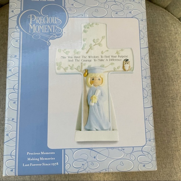 NIB Precious Moments Graduation Porcelain Cross with Stand - Picture 3 of 6
